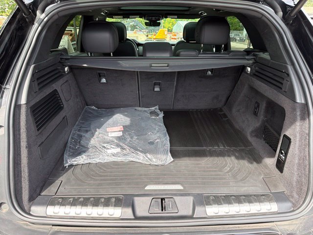 Certified Used 2025 Black Land Rover Dynamic SE image 22