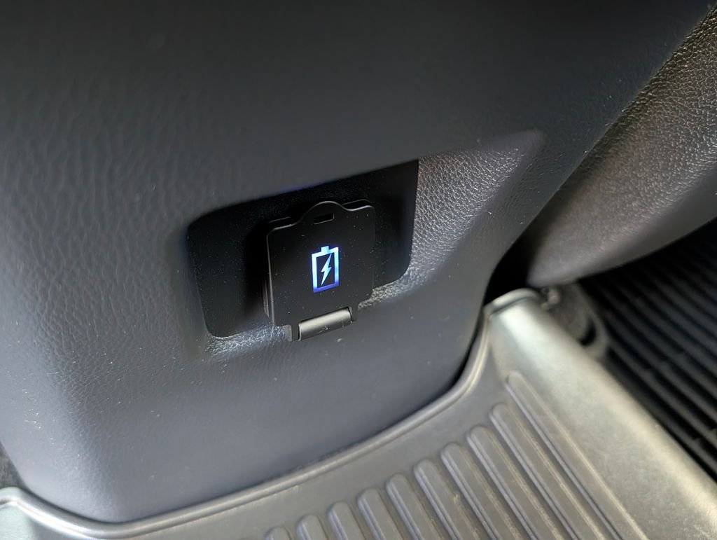 2024 Toyota RAV4 LE - Photo 14