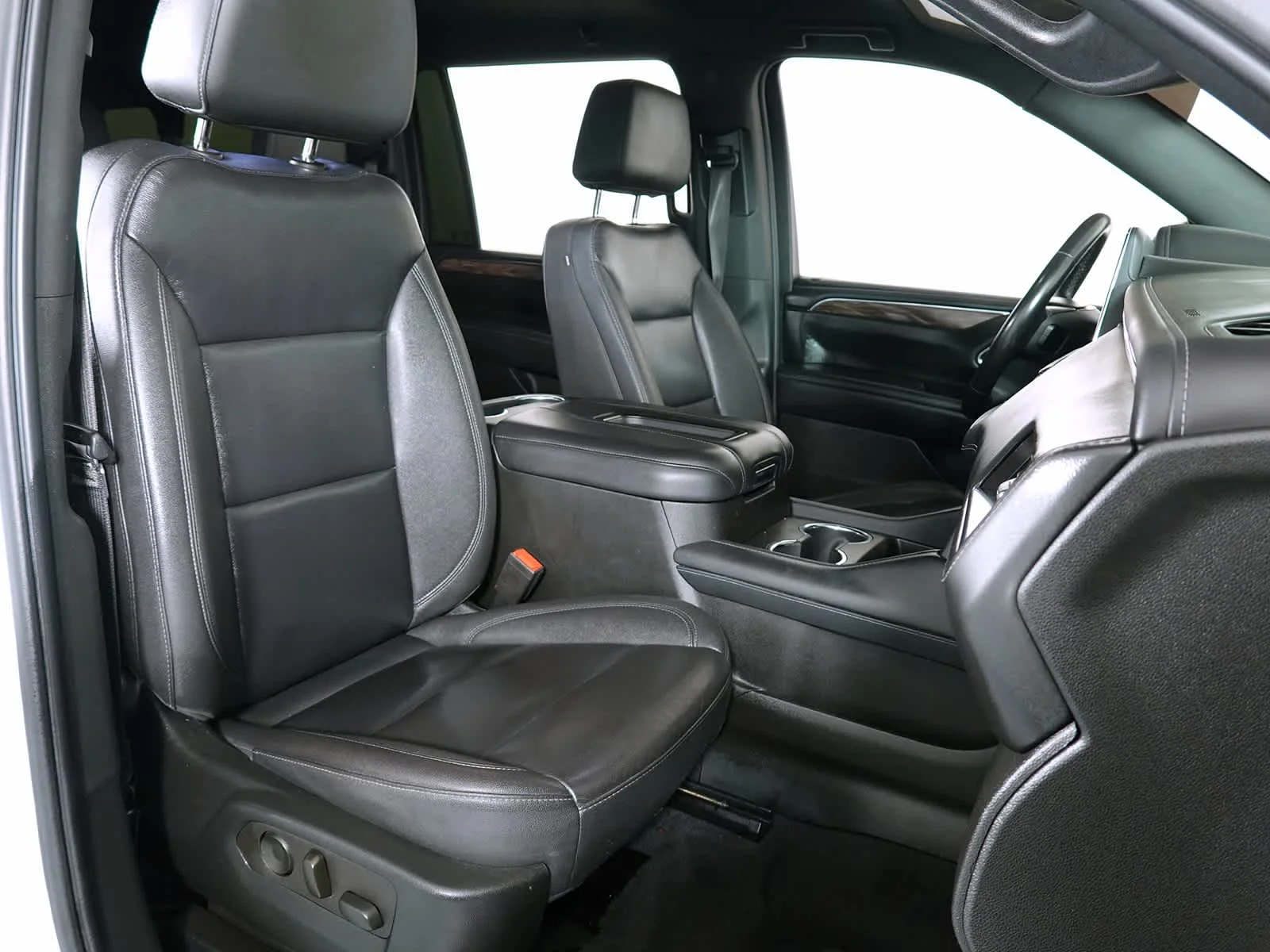 Certified Used 2022 WHITE Chevrolet Z71 image 15