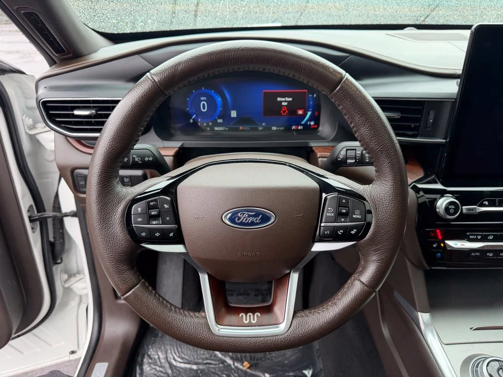 Used 2023 Star White Metallic Tri-Coat Ford King Ranch image 21