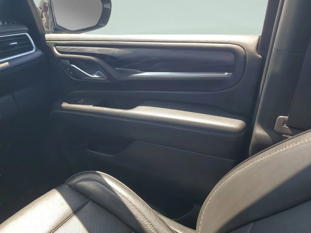 Used 2024 Onyx Black GMC Denali image 13