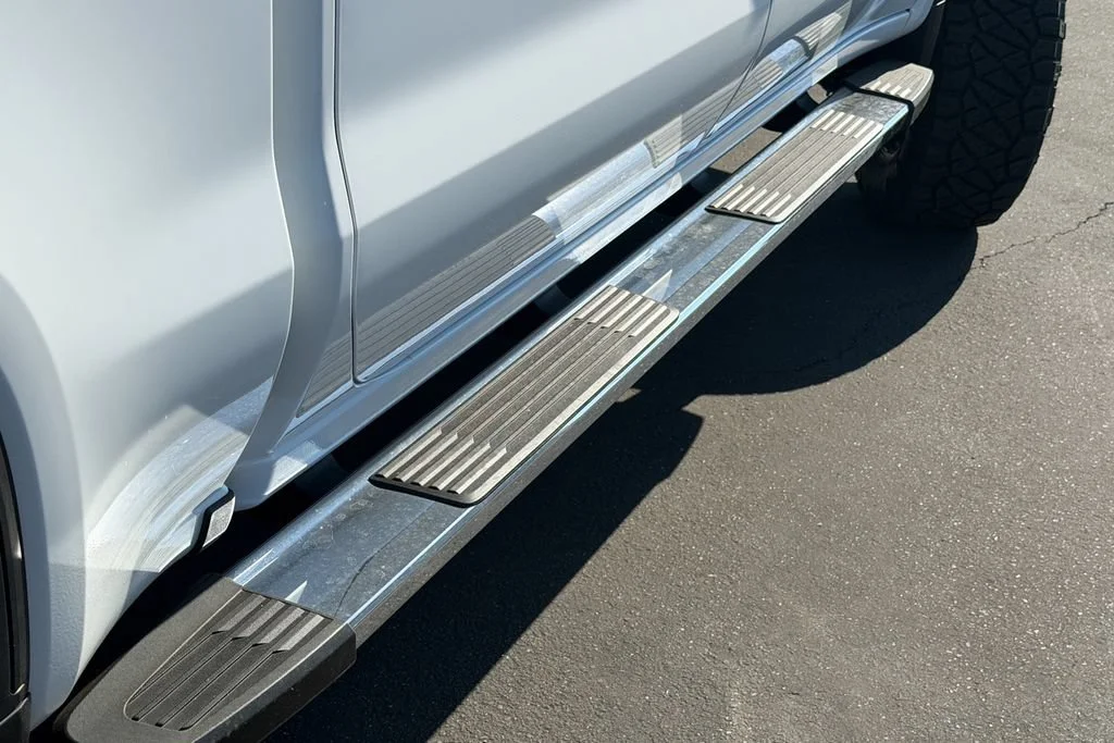 New 2026 Summit White GMC SLE image 7