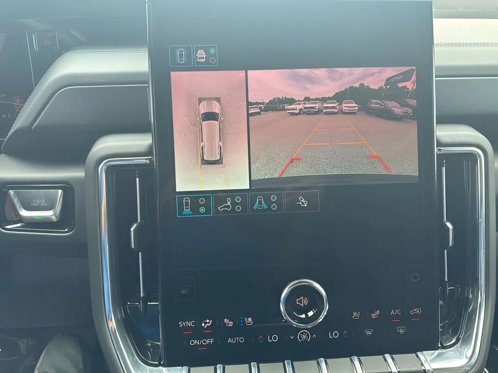 Used 2025 Silver GMC Denali image 21