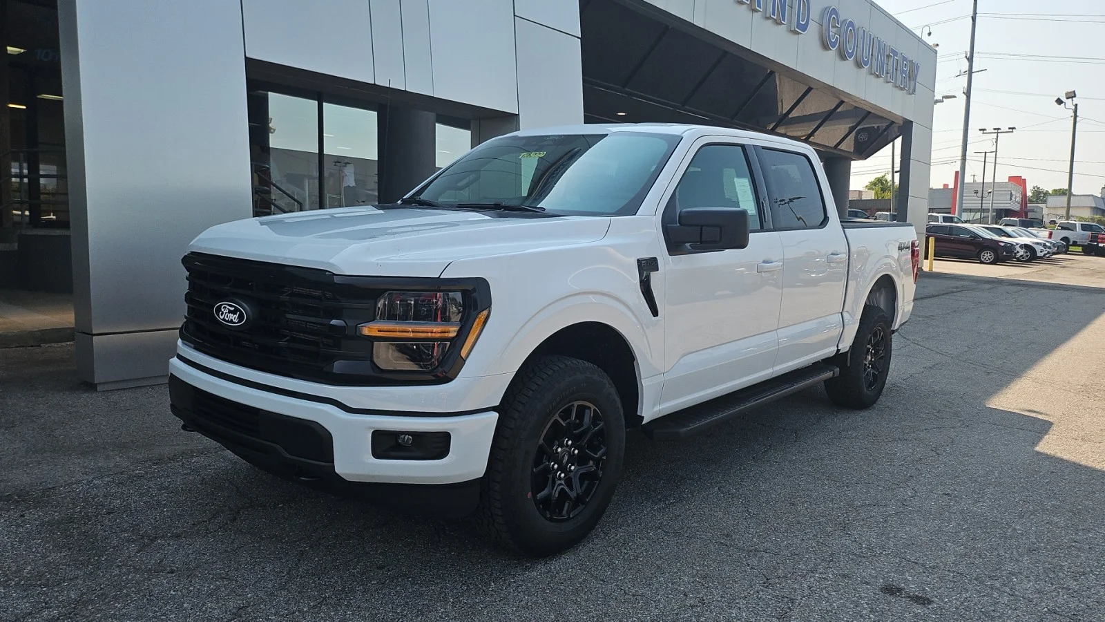New 2026 Oxford White Ford XLT 4WD image 8