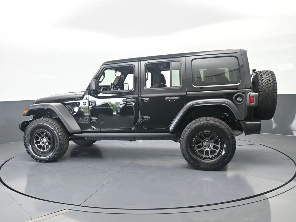 Used 2022 Black Clearcoat Jeep Unlimited Sport image 3