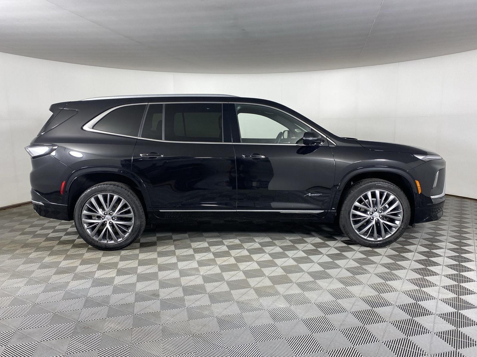 Used 2025 Ebony Twilight Metallic Buick Avenir image 10