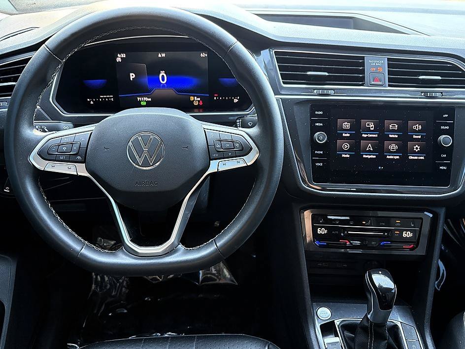Used 2022 White Volkswagen SE image 15