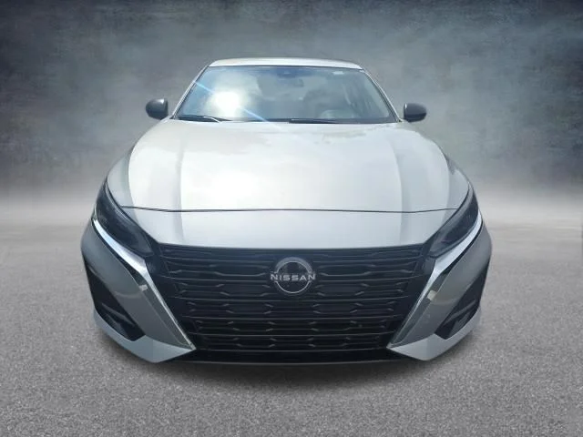 Used 2025 Silver Nissan 2.5 SV image 3