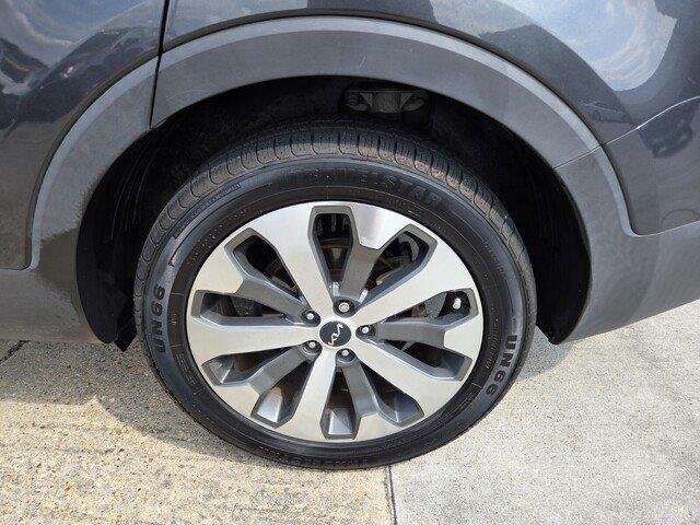 Used 2022 Gravity Grey Kia EX image 29