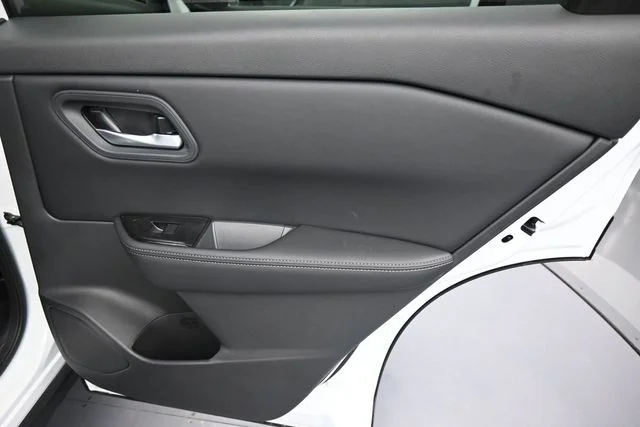 New 2026 Everest White Pearl TriCoat Nissan SV image 12