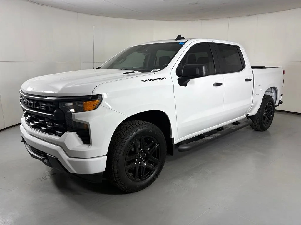 New 2026 Summit White Chevrolet Custom image 5