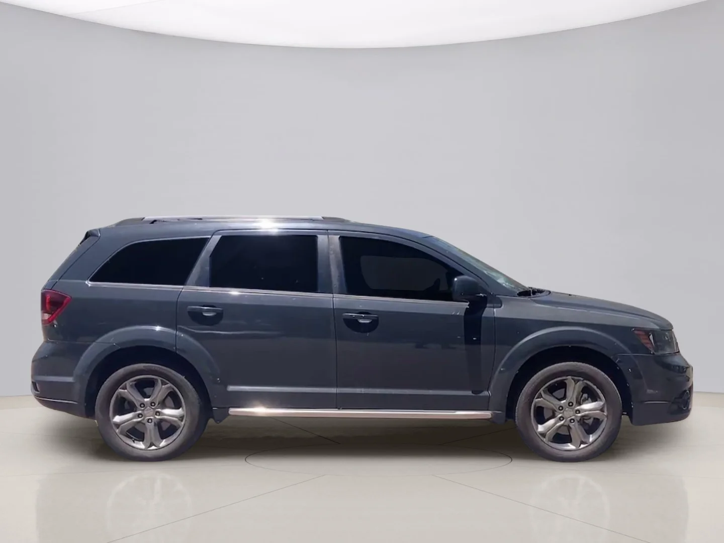 Used 2017 Gray Dodge CROSSROADS image 6