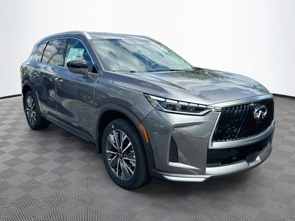 New 2027 GRAPHITE SHADOW INFINITI Luxe FWD image 3