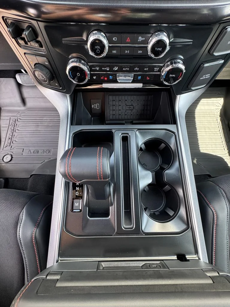 2025 Ford F-150 Raptor - Photo 19