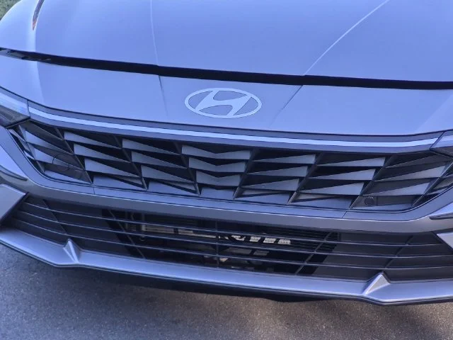 Used 2026 Silver Hyundai Blue image 24