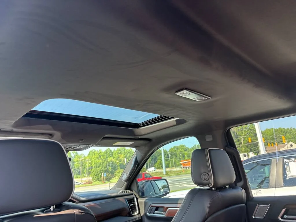 Used 2026 Glacier White Tricoat GMC Denali Ultimate image 23