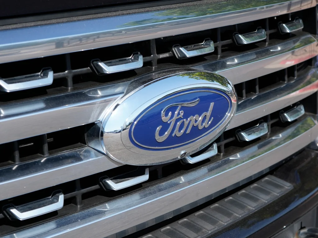Used 2024 Agate Black Metallic Ford Platinum image 12