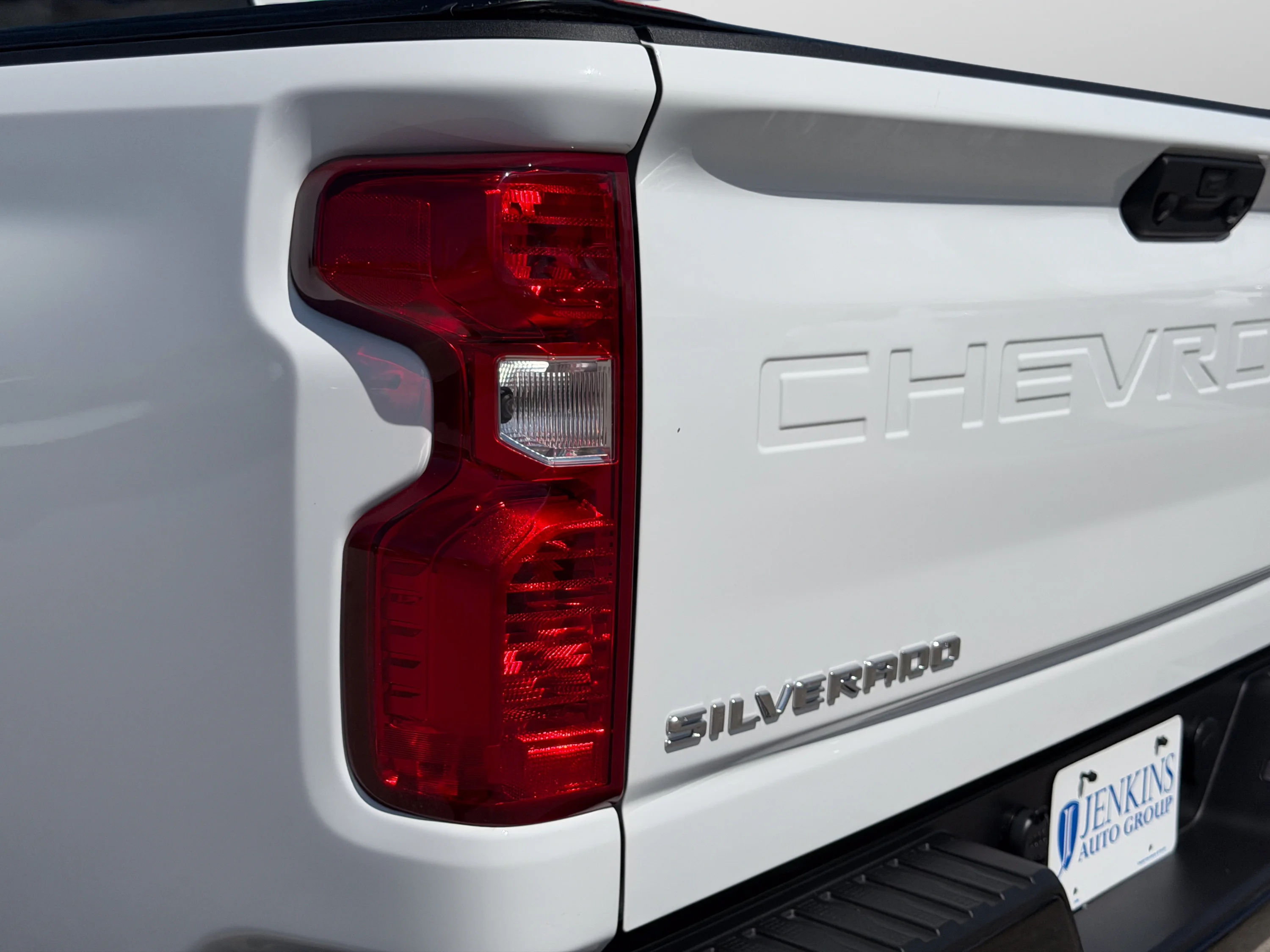 Used 2025 Summit White Chevrolet Custom image 15