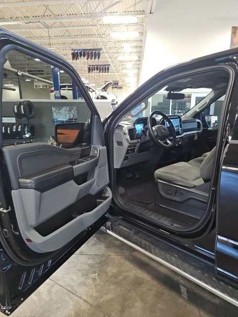 Used 2023 Black Ford XLT image 11