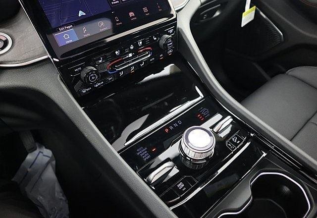 2025 Jeep Grand Cherokee Overland - Photo 12