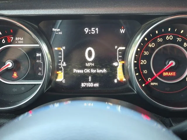 Used 2020 Silver Jeep Mojave image 29