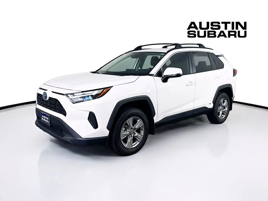 Used 2023 White Toyota XLE image 3