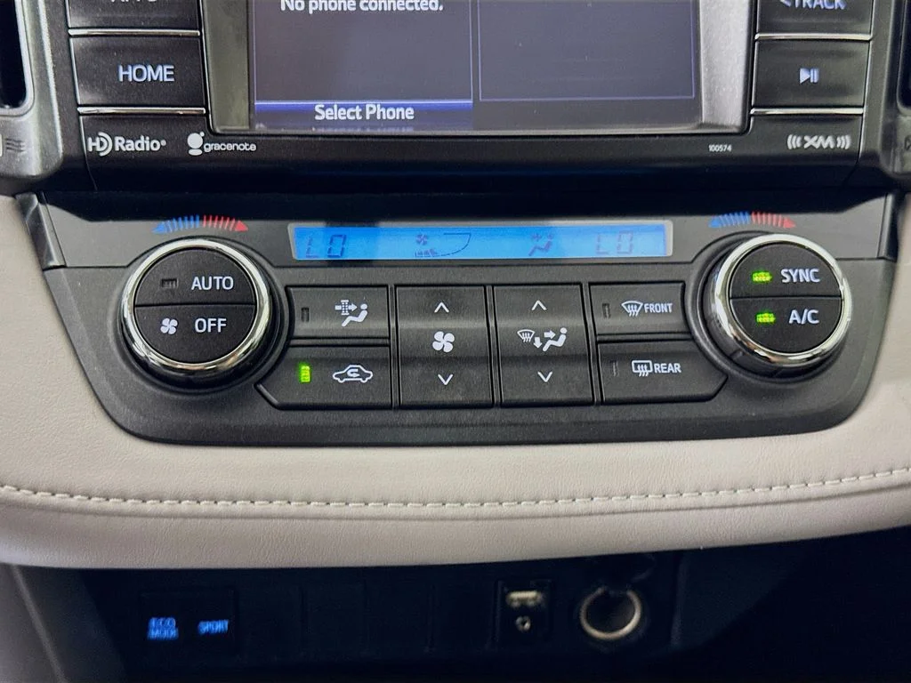 Used 2016 Super White Toyota XLE image 17