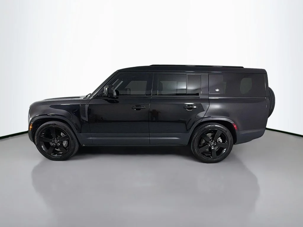 Used 2024 Black Land Rover S image 8