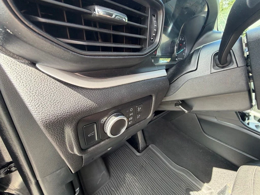 Used 2023 Black Ford XLT image 16