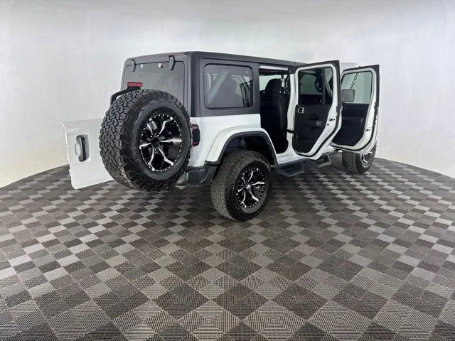 Used 2022 White Jeep Unlimited Rubicon image 16