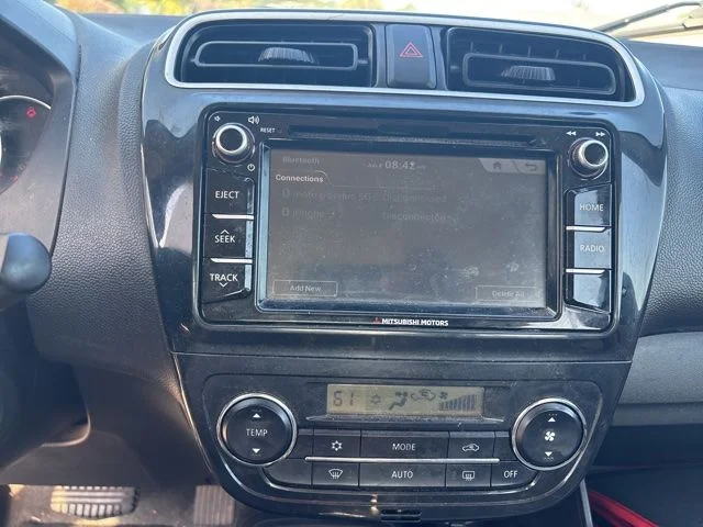Used 2020 Black Mitsubishi  image 7