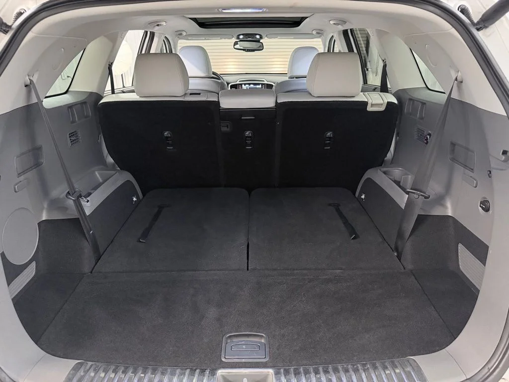Used 2019 Snow White Pearl Kia SX image 33