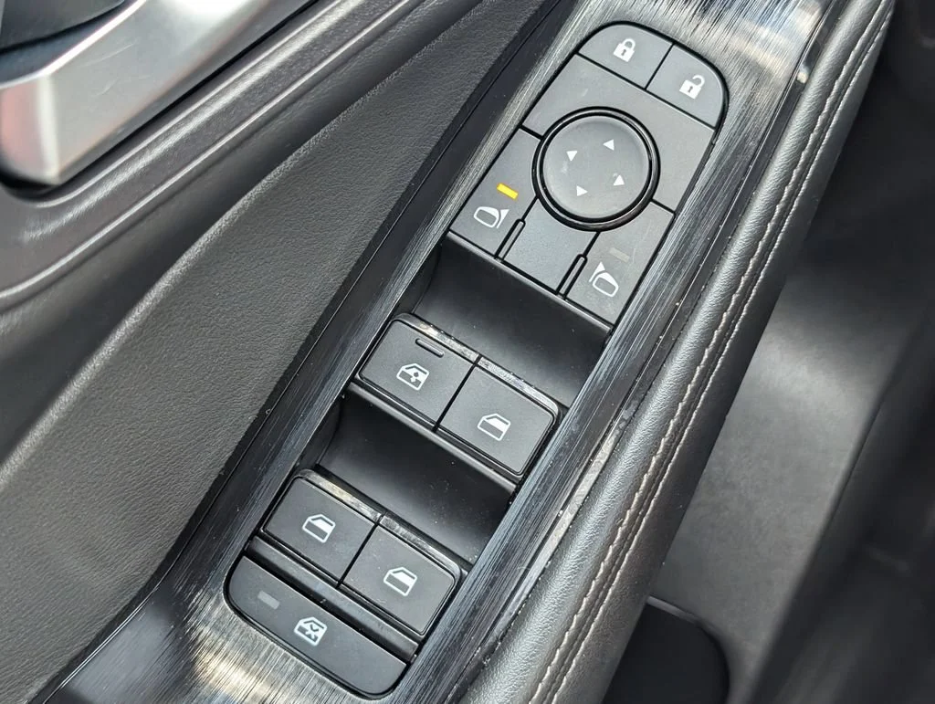 Used 2024 Gray Nissan SV image 11