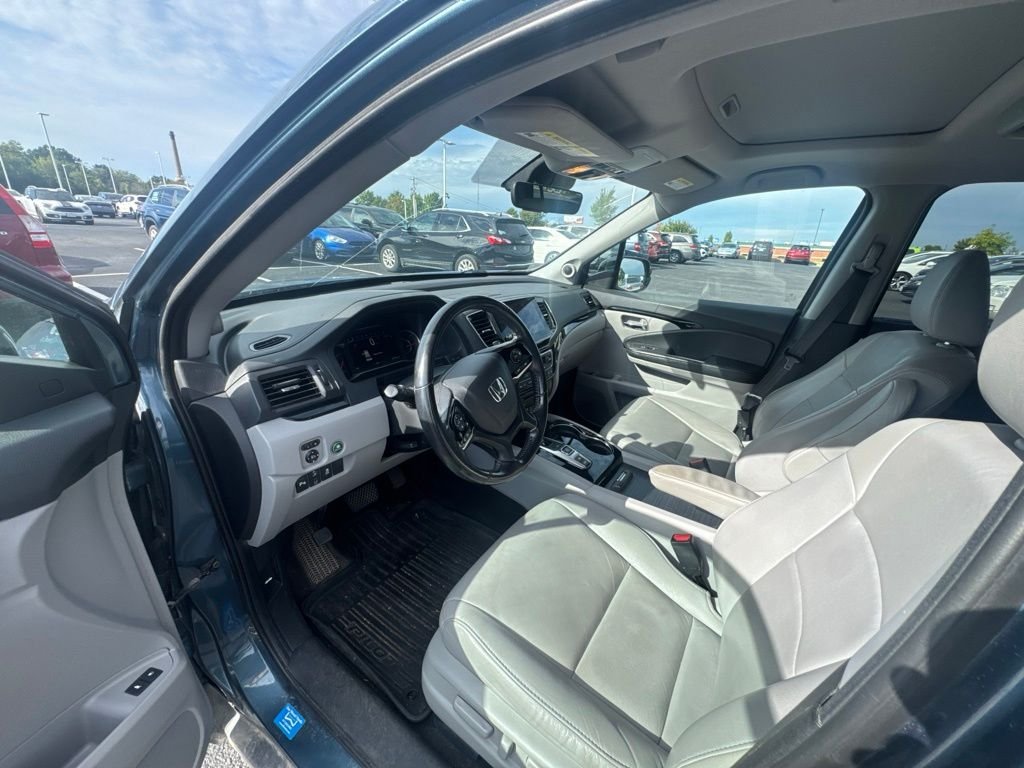 Used 2019 Gray Honda Touring image 12