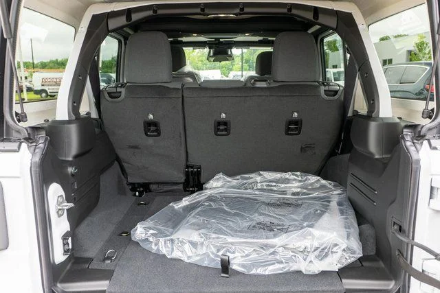New 2026 Bright White Clear-Coat Exterior Paint Jeep Sport S image 9