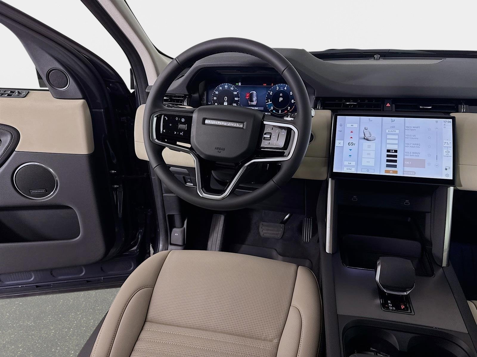 Used 2025 Blue Land Rover S image 25