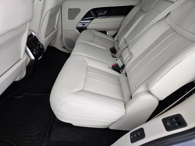 New 2026 Ionian Silver in Gloss finish Land Rover SE image 5