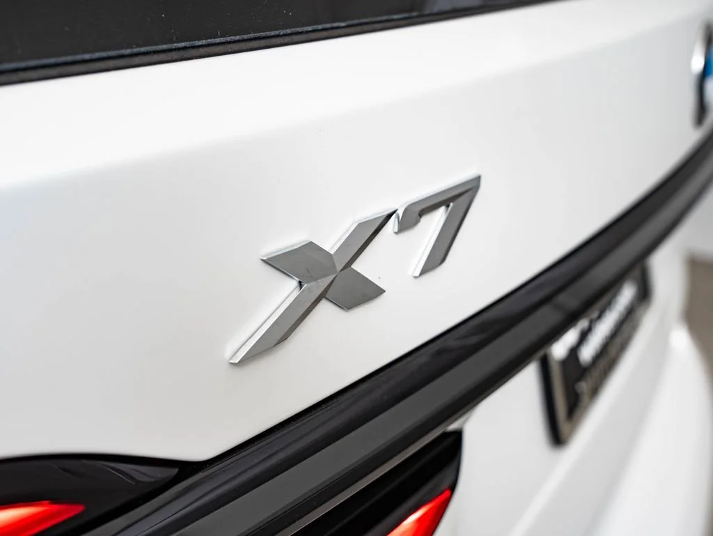 New 2027 Mineral White Metallic BMW xDrive40i image 16