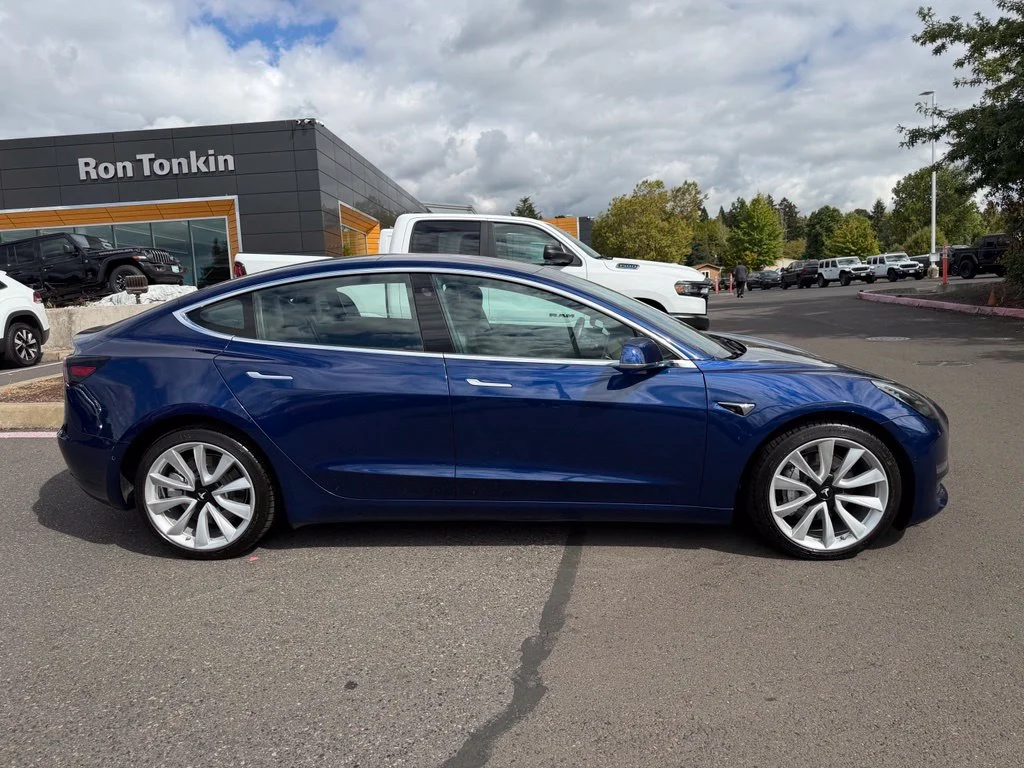 Used 2018 Blue Tesla Long Range image 8