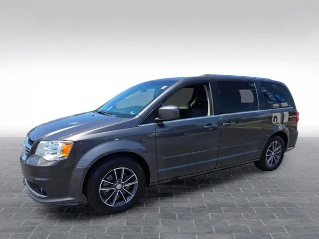 Used 2017 Gray Dodge SXT image 3