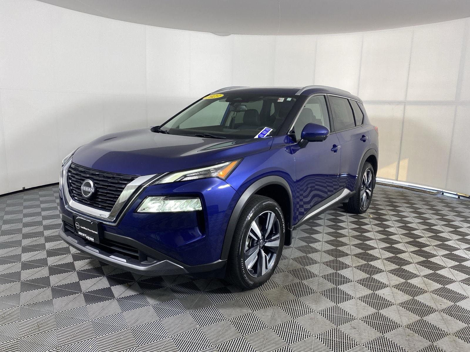 Certified Used 2023 Caspian Blue Metallic Nissan SL image 3