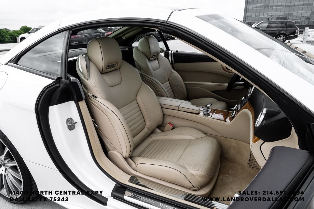 Used 2018 White Mercedes-Benz SL 550 image 42
