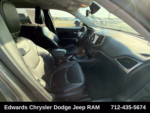 Used 2019 Gray Jeep Limited image 31