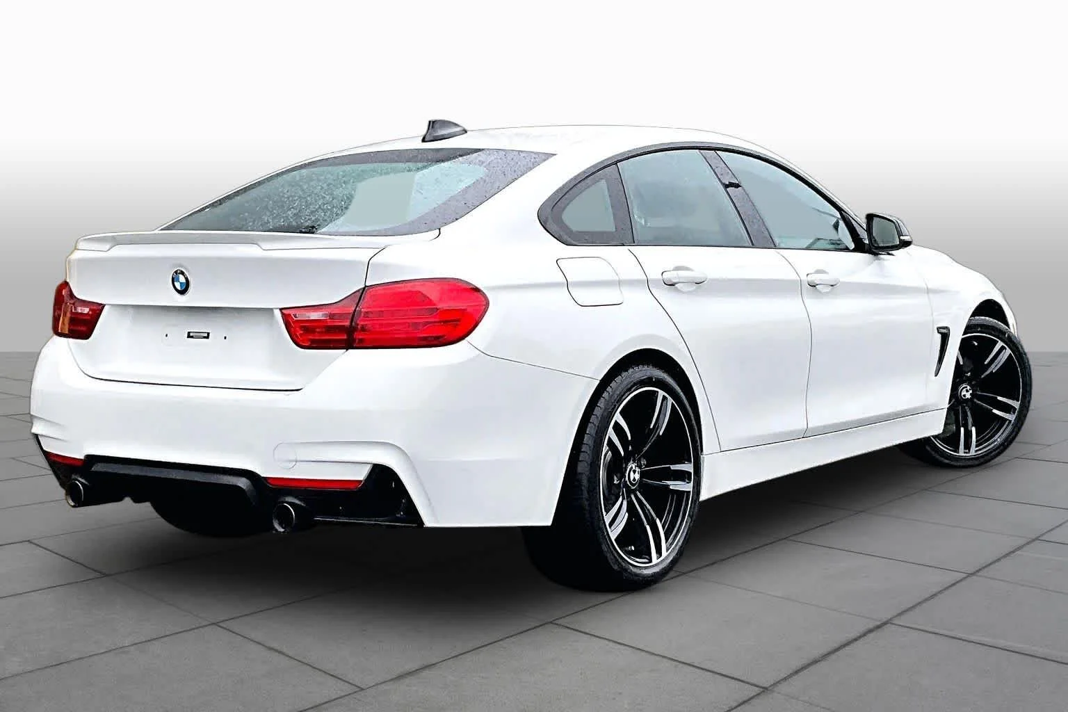 Used 2015 Alpine White BMW 428i xDrive image 12