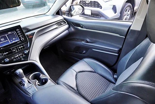 Used 2022 Black Toyota SE image 19