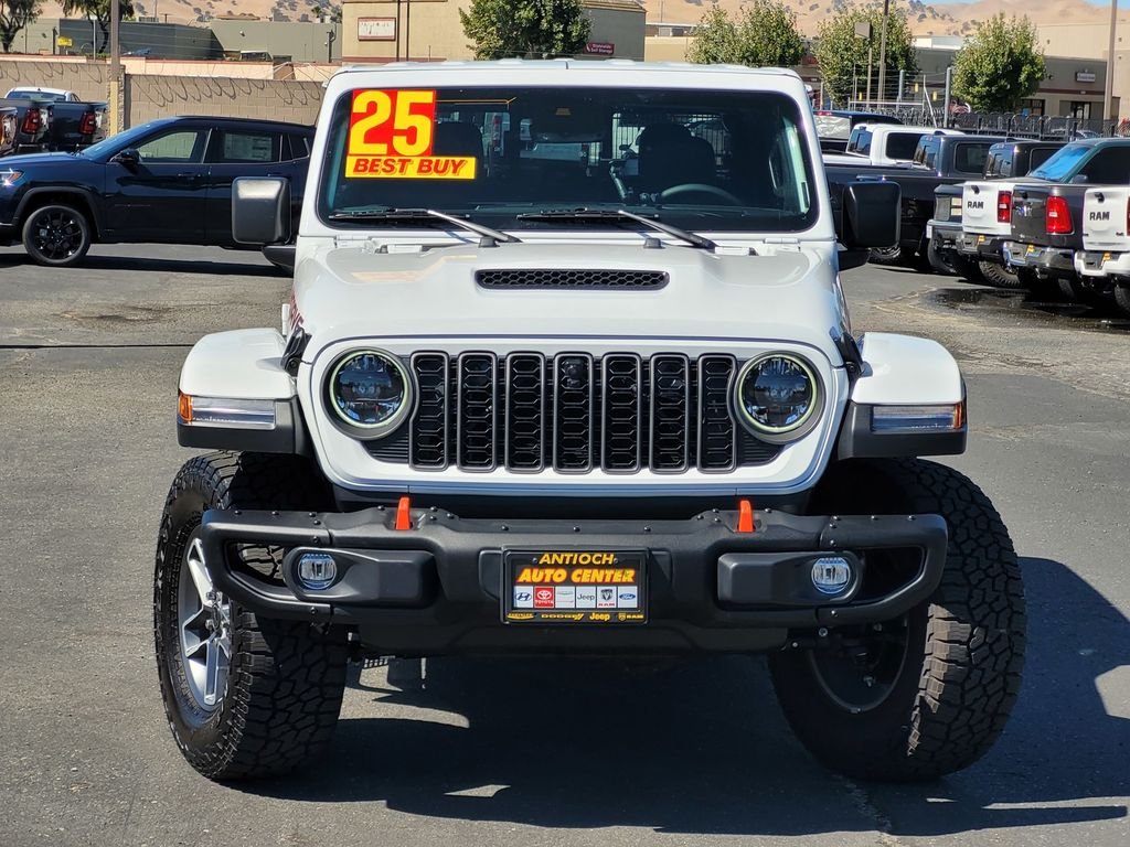 Used 2025 White Jeep Mojave image 2