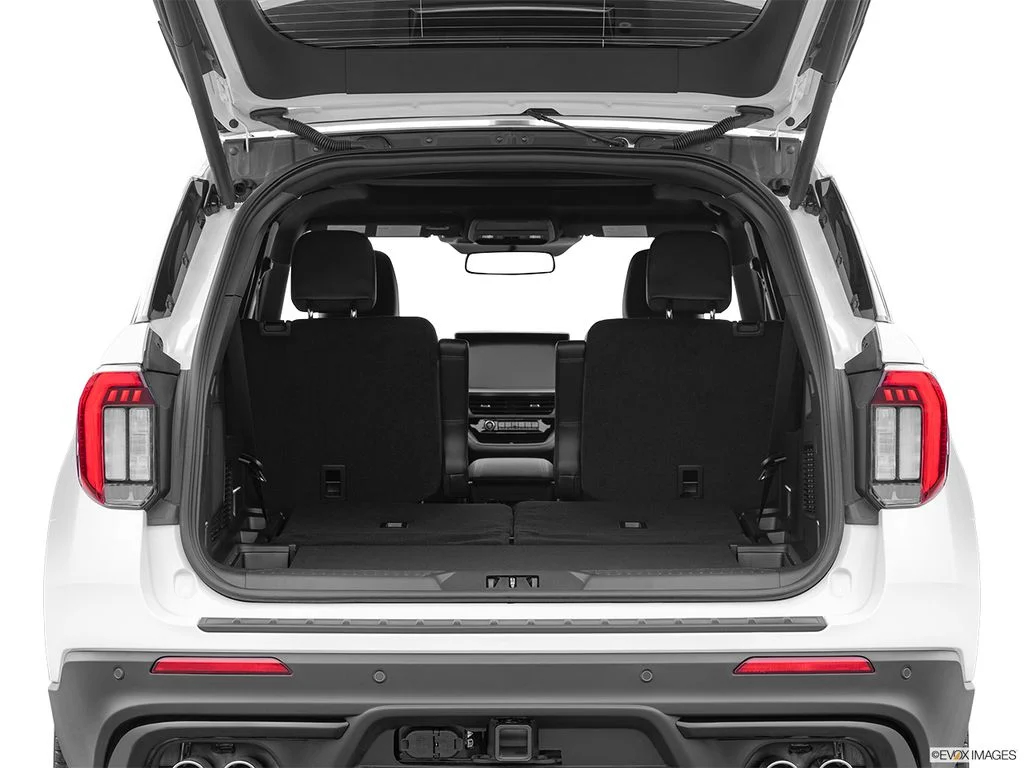 New 2026 Space White Metallic Ford Active image 7