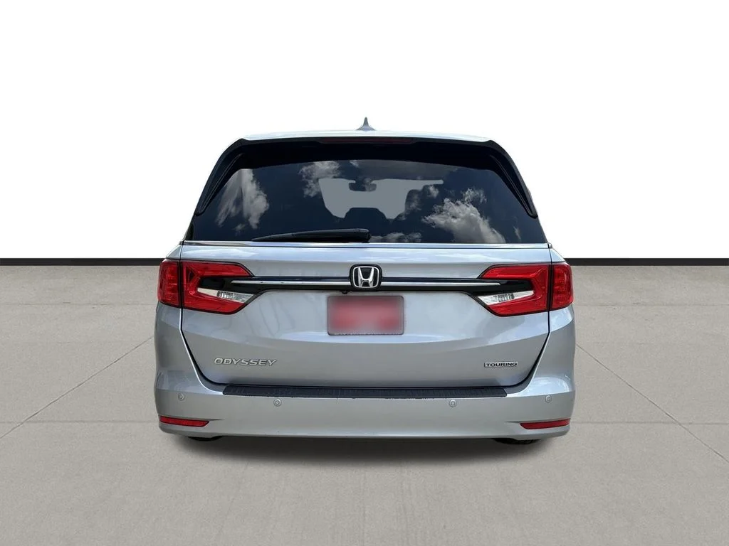 Used 2022 Pacific Pewter Metallic Honda Touring image 4