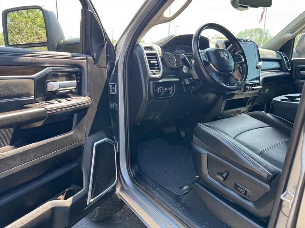 Used 2024 Silver Ram Laramie image 15