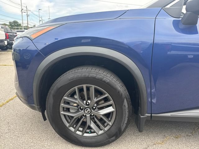 Used 2021 Blue Nissan S image 10